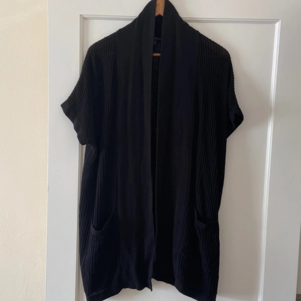 5/$25 Banana Republic Short Sleeve Cardigan M/L